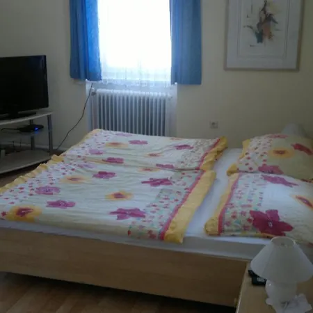 Stanglwirt Fruehstueckspension אורחן 3*