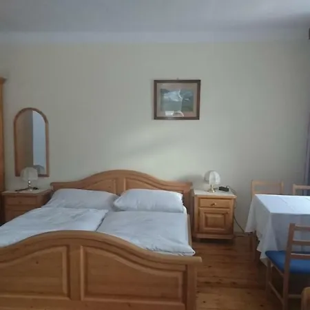 Stanglwirt Fruehstueckspension אורחן 3*